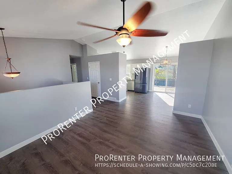 4252 Midland Dr — Photo 5
