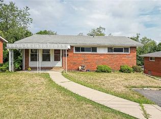 183 Woodridge Dr, Carnegie, PA 15106
