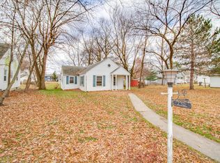 230 N Center St, Carlinville, IL