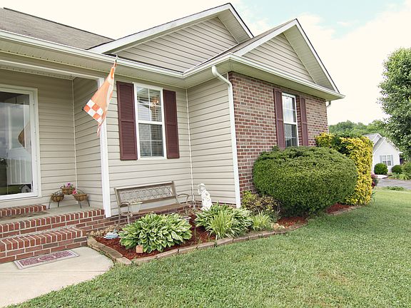 3rd image of 127 Chapel View Dr