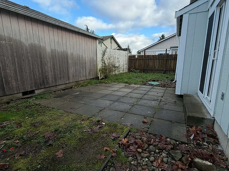 725 Edelweiss Ln SE — Photo 22