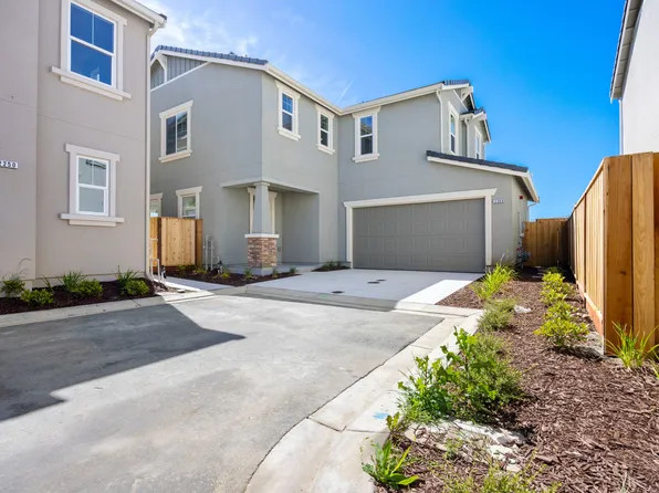 2260 Gladiola Dr, Hollister, CA 95023