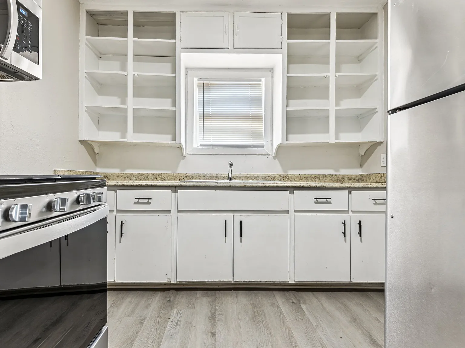 416 West 9th Street - Unit 1 — Photo 4