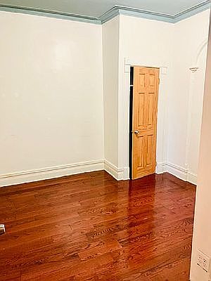 5th image of 698 Chauncey St #2