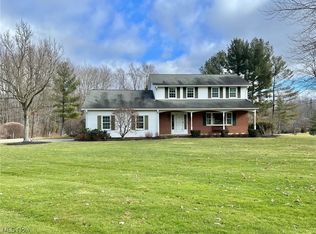 10055 Woodview Dr, Chardon, OH 44024