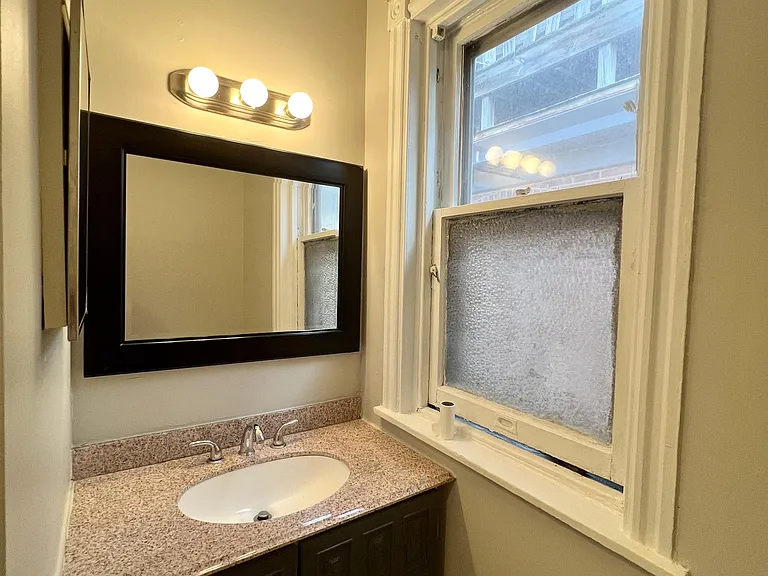 1323 N Dupont St #B — Photo 5