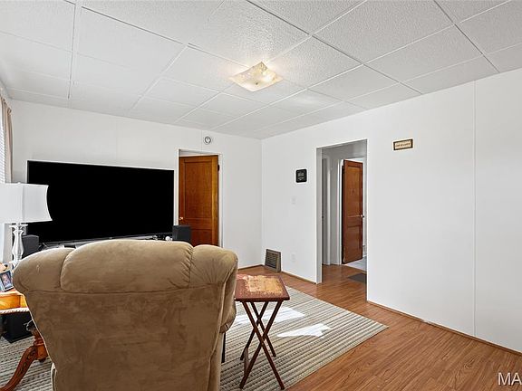 4th image of 9209 Reavis Barracks Rd