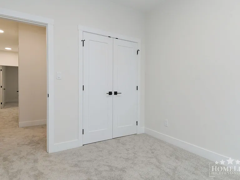 177 175a St #19 — Photo 15