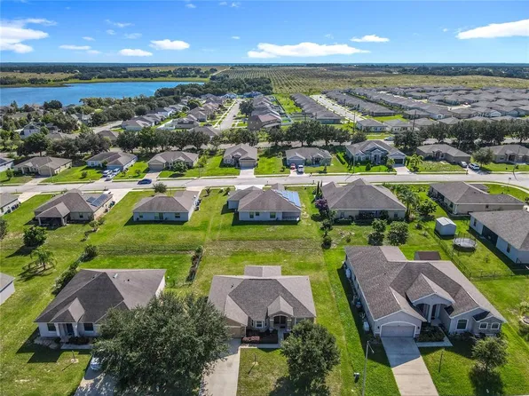 4240 Dinner Lake St, Lake Wales, FL 33859