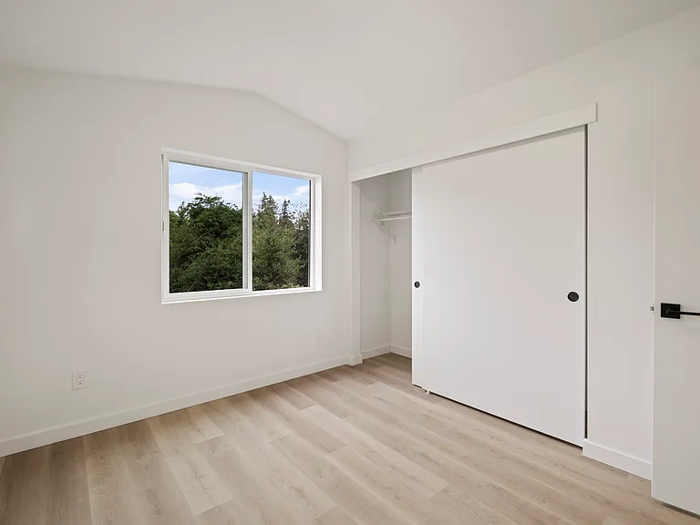 3rd bedroom upstairs