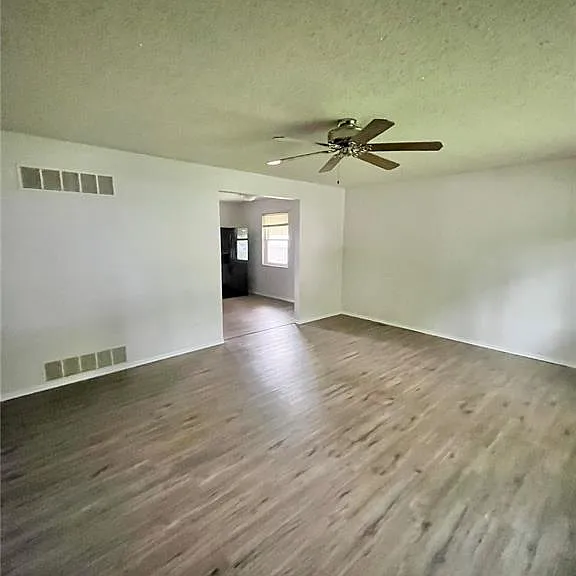 7602 Elton St — Photo 12