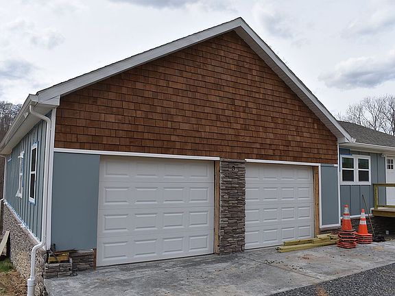 3rd image of 3153 Benedum Dr