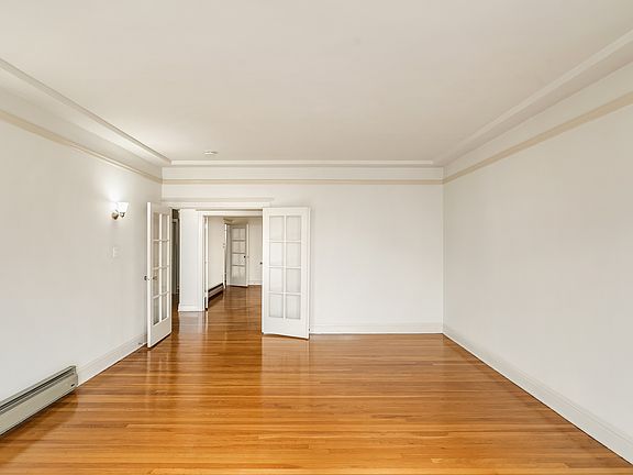 5th image of 2510 Van Ness Ave APT 6