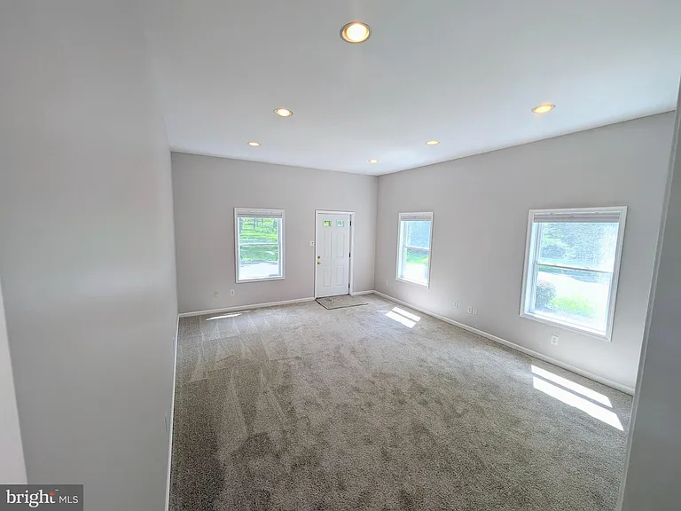 114 Lenape Dr — Photo 18