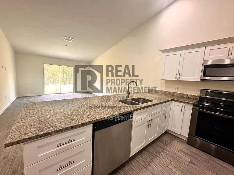 2426 Millie Ave S #2426 — Photo 11