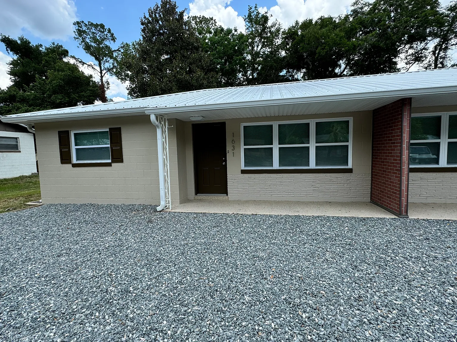 2 bed, 817 sqft, $1,300 — Photo 1