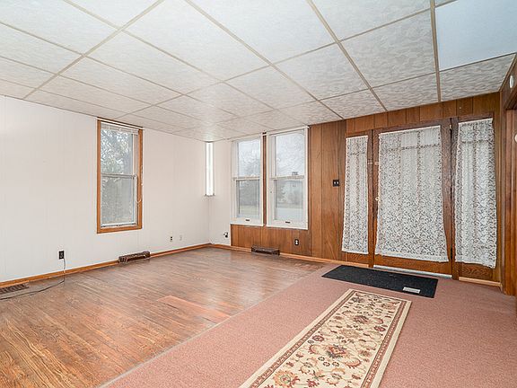 4th image of 123 W Waupansie St #1