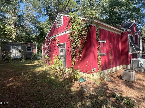 2nd image of 1911 Shady Lane Dr