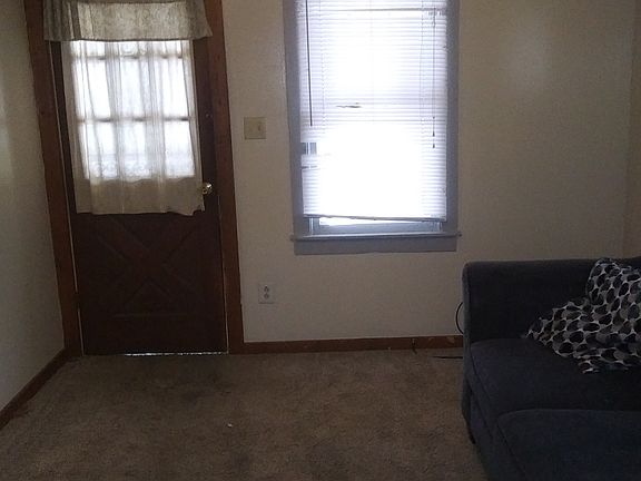 5th image of 3228 Beechwood Ave