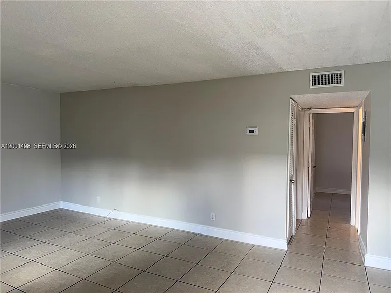 711 NE 2nd Ave #102 — Photo 5