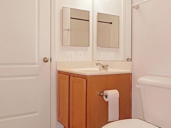 5th image of 23540 Franklin D Roosevelt Blvd #203