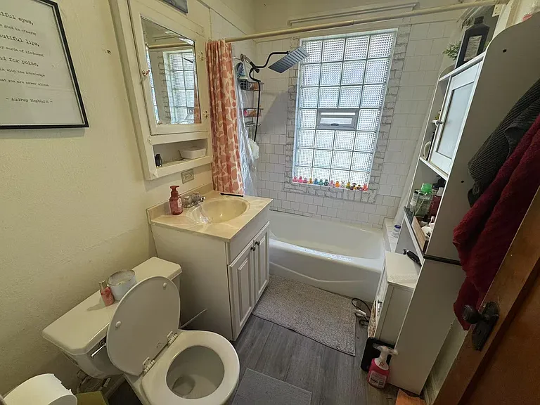 3356 N Oakland Ave — Photo 4
