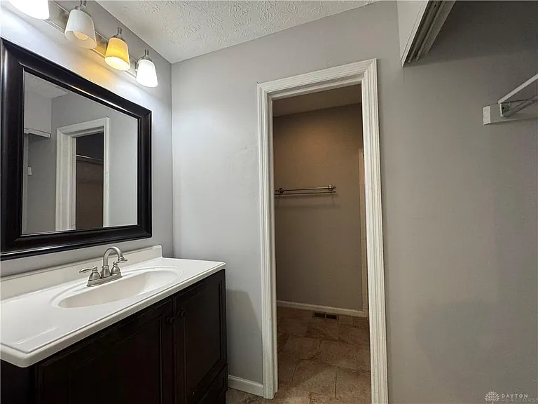 1014 Millerton Dr — Photo 16
