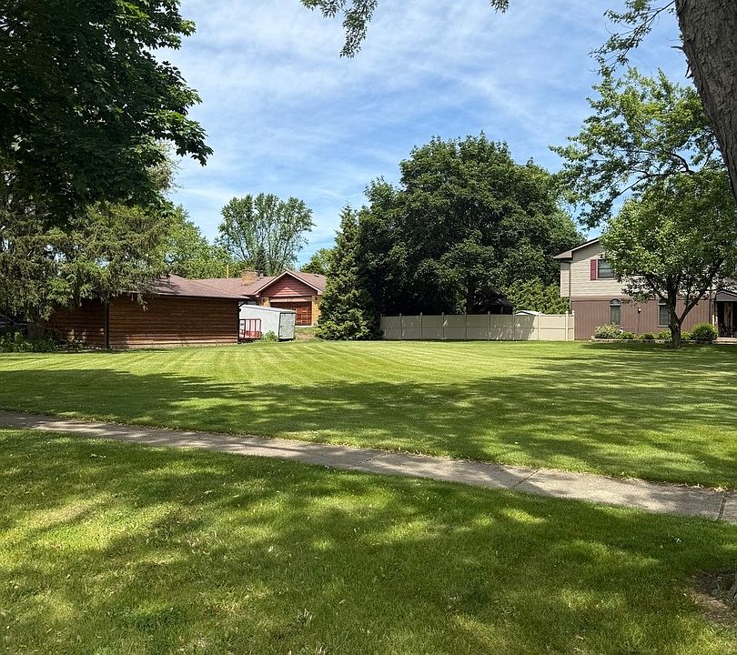 2nd image of 2110 Cherry Ave