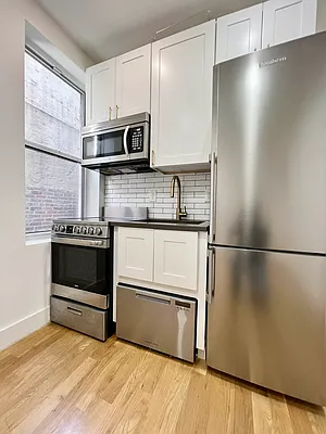 Rented by REAL New York | media 9