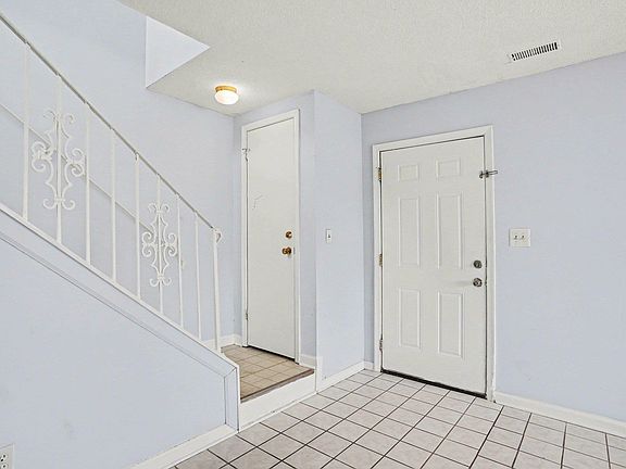 4th image of 1461 Turkey Ridge Rd. #B