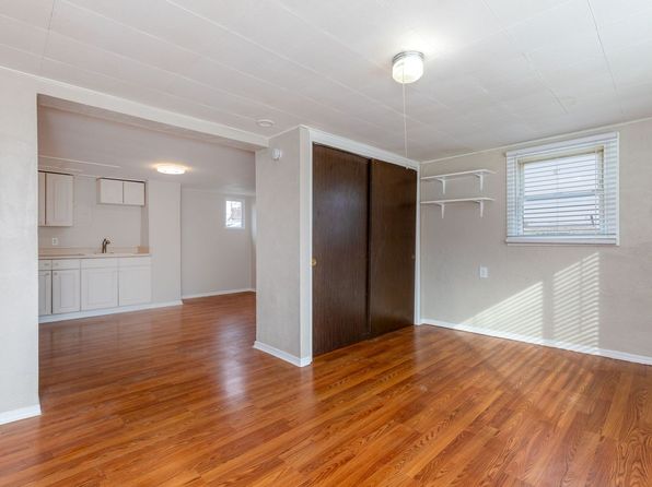 9041-9049 NE Sandy Blvd