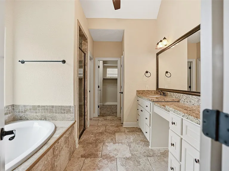 536 Stephen F Austin Dr — Photo 21