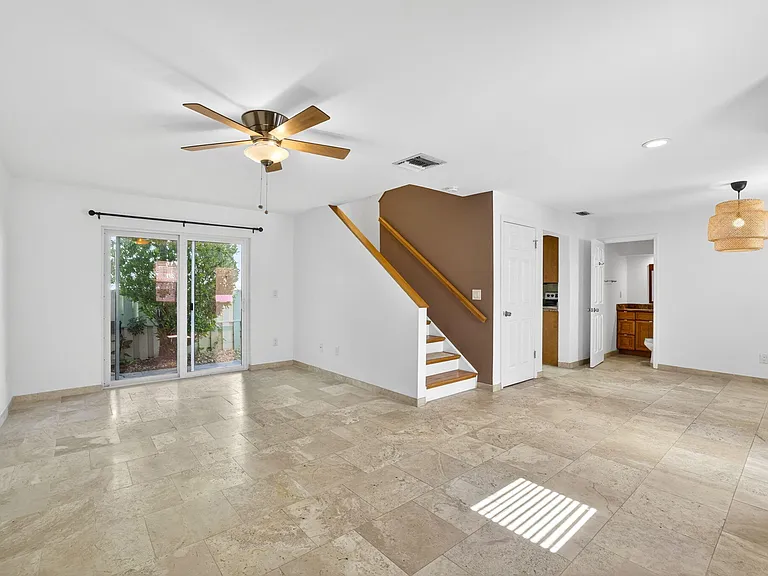 3221 NE 15th St #A — Photo 3
