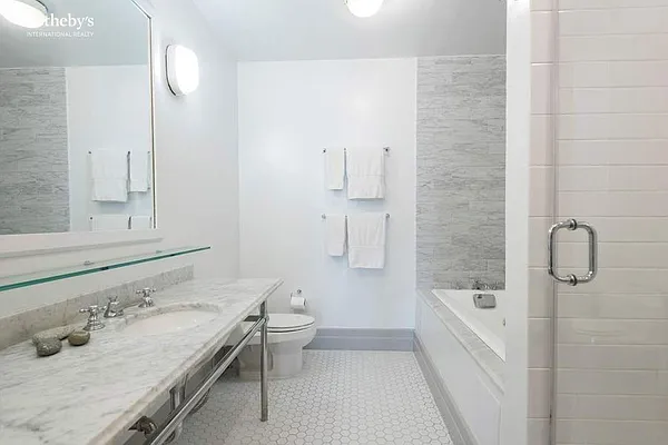 Rented by Sotheby's International Realty | media 8
