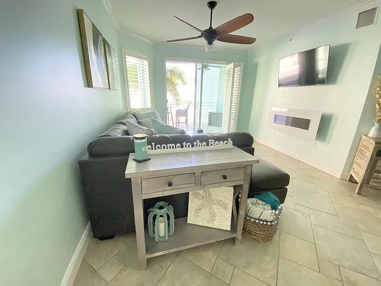 215 NW Flagler Ave #202 — Photo 9