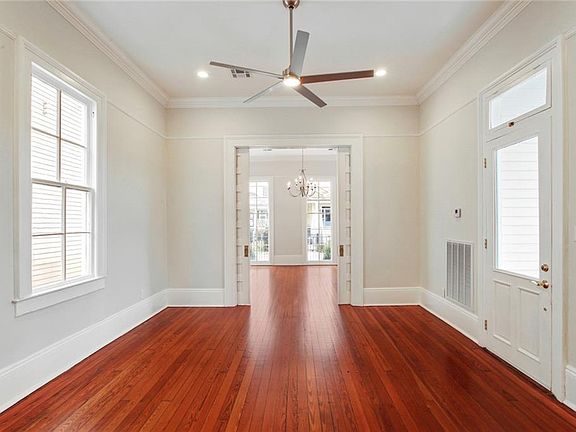 4th image of 2835 Milan St