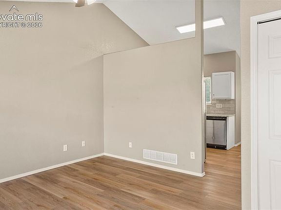 4th image of 1073 Swayback Dr