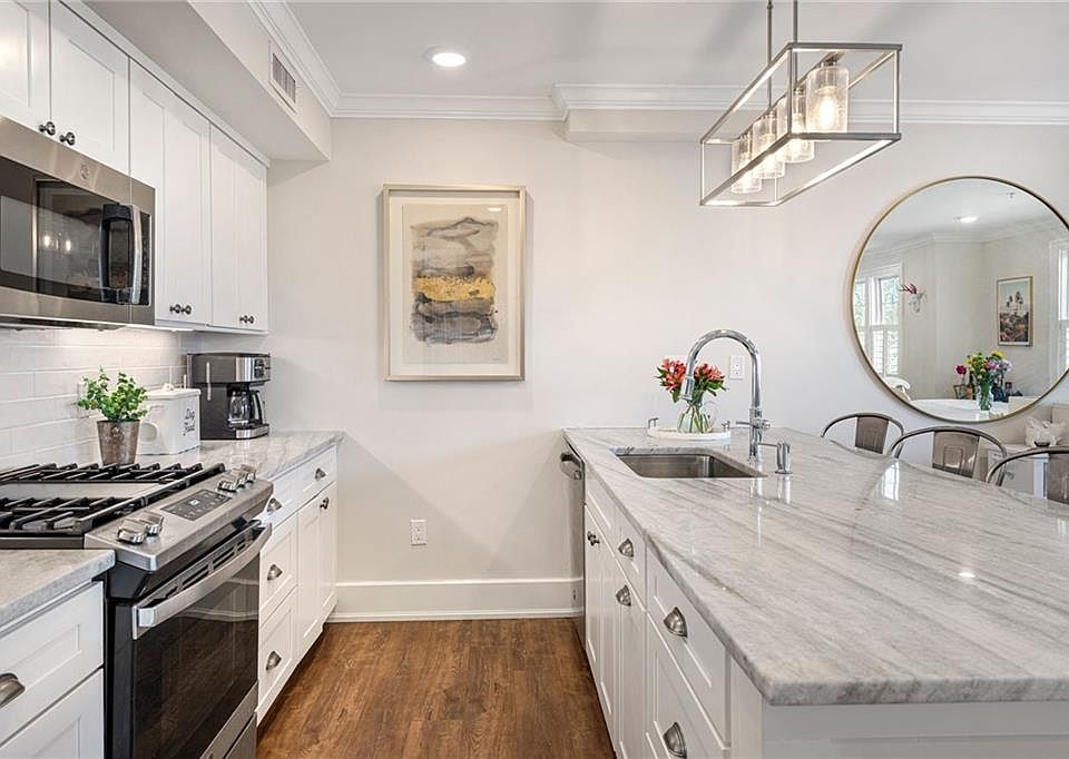 1st image of 20 E Bowery St #2A