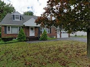 5 Silversmith Ln, Schenectady, NY 12306