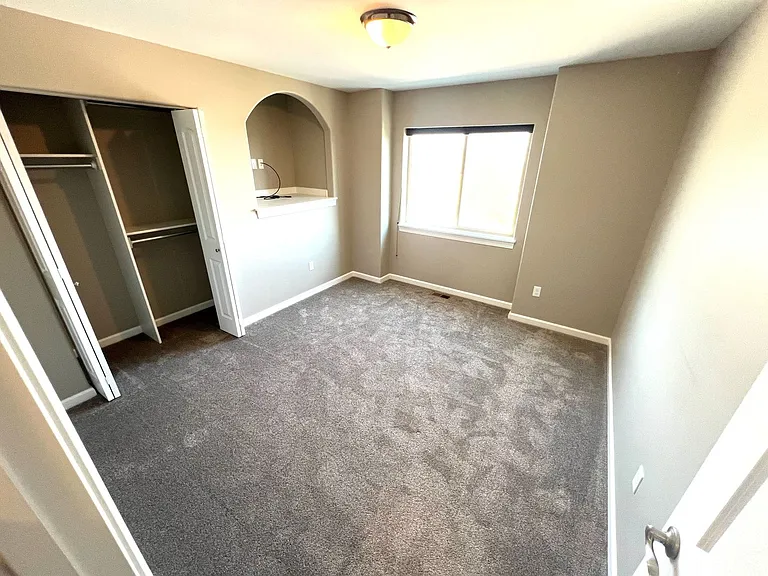 2633 Knight St — Photo 13