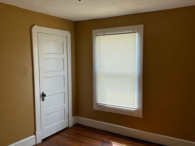 16 N Linwood Ave #1/2 — Photo 6