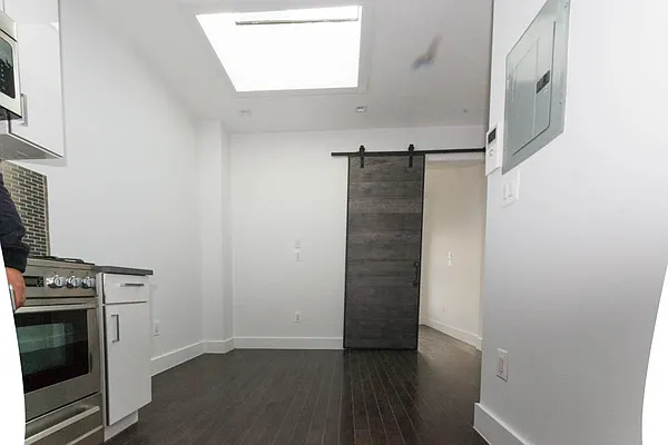 Rented by Nooklyn NYC LLC | media 22