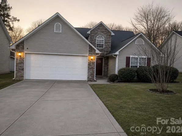 2636 Thistle Brook Dr, Concord, NC 28027
