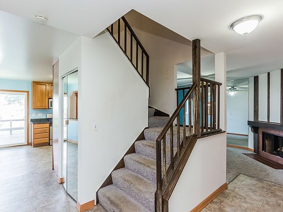 4th image of 380 Jamison Dr