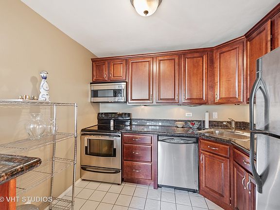 5th image of 2626 N Lakeview Ave APT 505