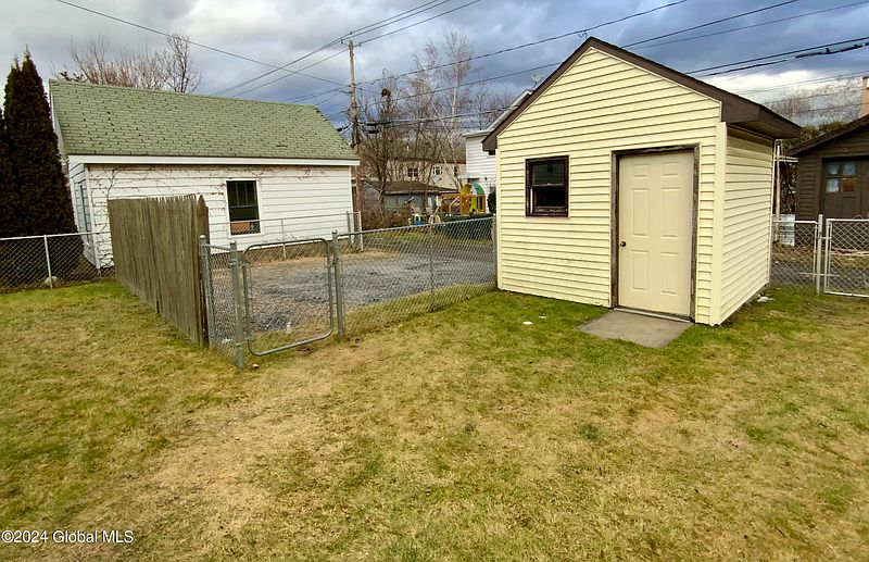 3rd image of 1336 6th Avenue