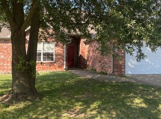 143 Fox Run Cir, Centerton, AR 72719
