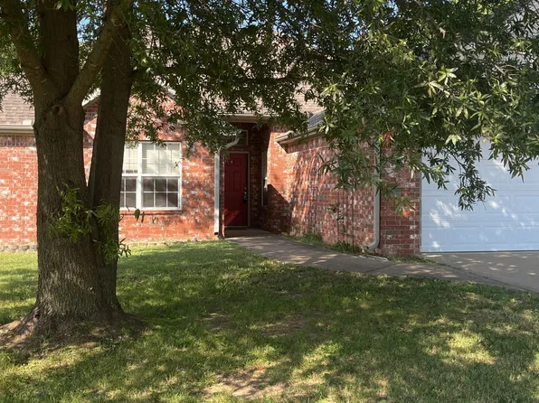 143 Fox Run Cir, Centerton, AR 72719