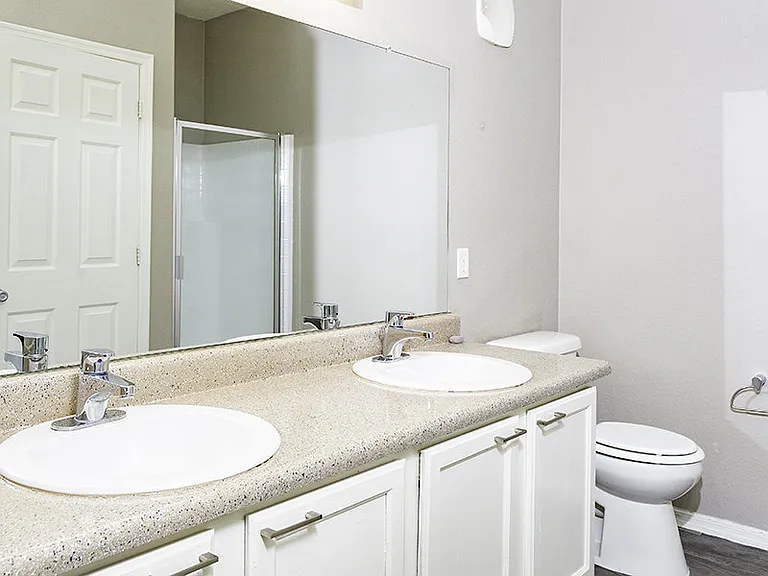 Town Center Apartments — Photo 33