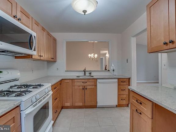 4th image of 7779 Willow Point Dr